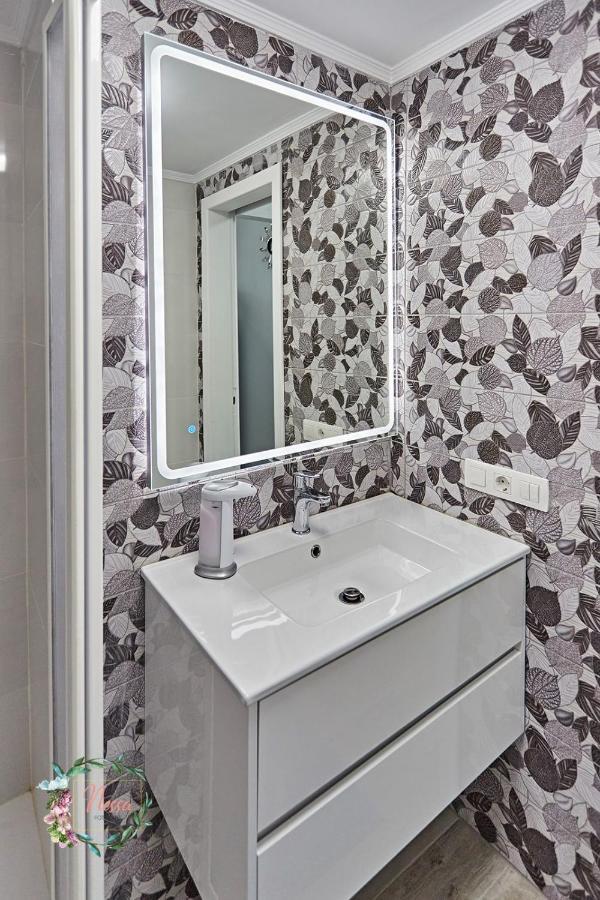 Апартаменты Parrot'S House- Yumbo Center Плайя-дель-Инглес Экстерьер фото